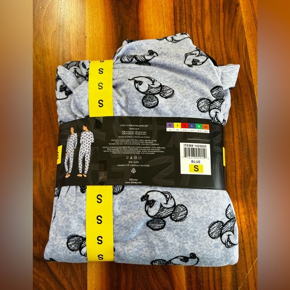 🛑 Disney Micky Mouse Women’s PJs! 🐭 - Picture 5 of 9